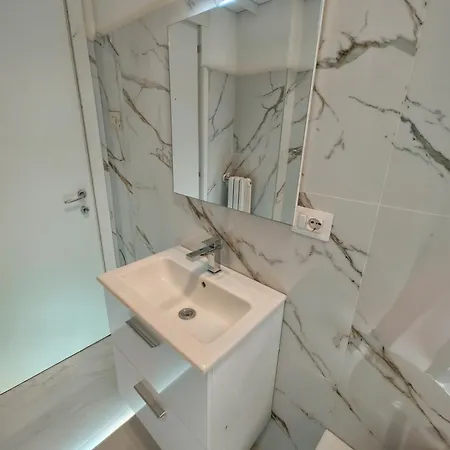 Vivirome - 2 Bedrooms - San Giovanni Рим