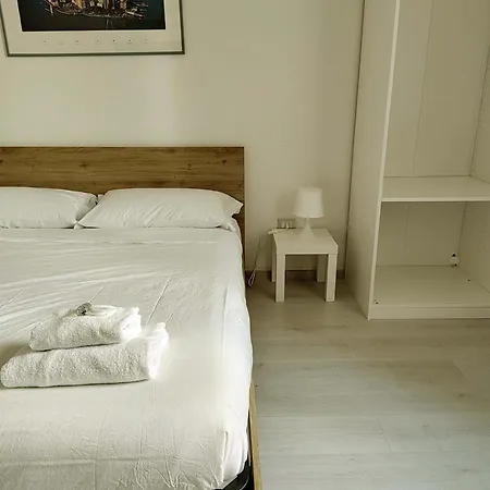 Vivirome - 2 Bedrooms - San Giovanni * Рим